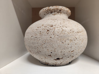 Exklusive Travertin-Vase "Amphora"